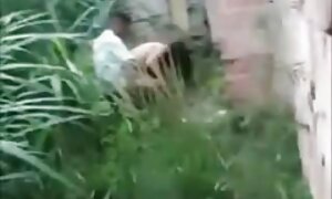 داماد عروس را با لباس عروسی لعنتی کرد عکسهای زنان سکسی