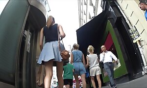 یک ورزشکار صبح زود نوار خارهای مهمی را درون واژن تصاویر سکس زن با سگ مرطوب لیلی فورد فرو می برد