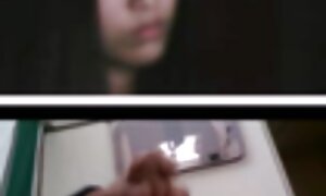 یک مرد بالغ زن عکس سکسی از زنان عرب جوان را در جوراب لگد می زند