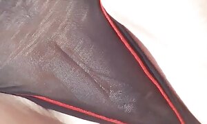 نوجوان بیلی شیطان آلبالو بالغ را روی تصاویر سکسی زنان خارجی میز آموزش لعنتی